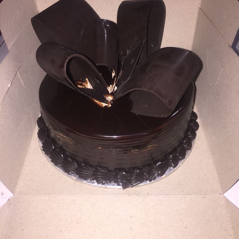 midnight cake delivery in noida